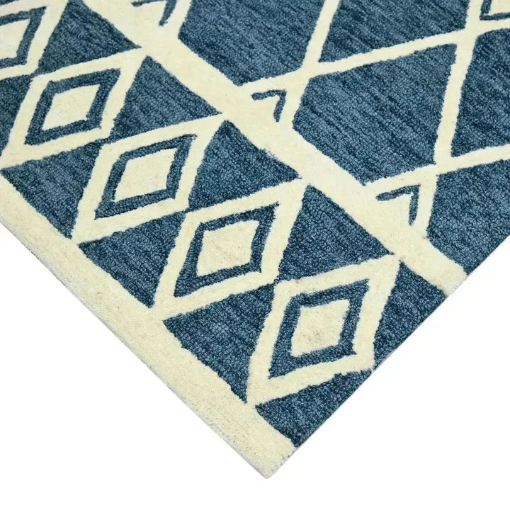 Vista Raton Navy Hand-Hooked Wool Area Rug 5'x8'