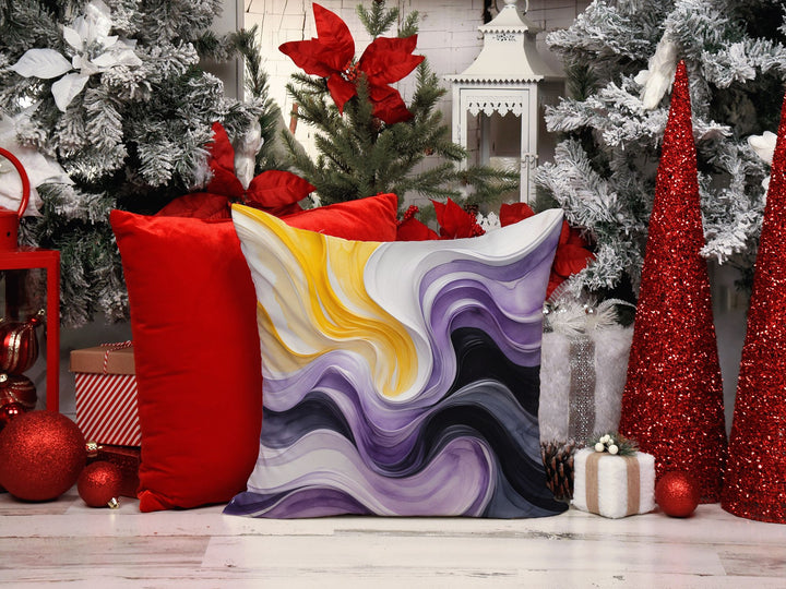 18" Throw Pillow