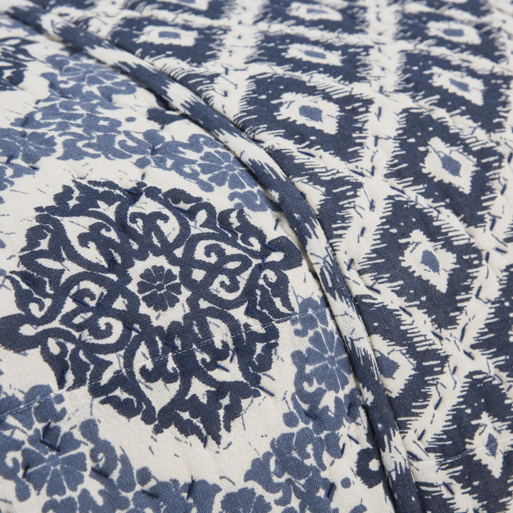 Blue & Ivory Damask Queen Quilt – Classic Soft Microfiber Bedding | Trufairs