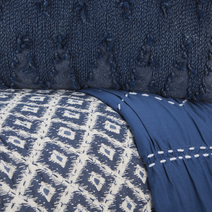 Blue & Ivory Damask Queen Quilt – Classic Soft Microfiber Bedding | Trufairs