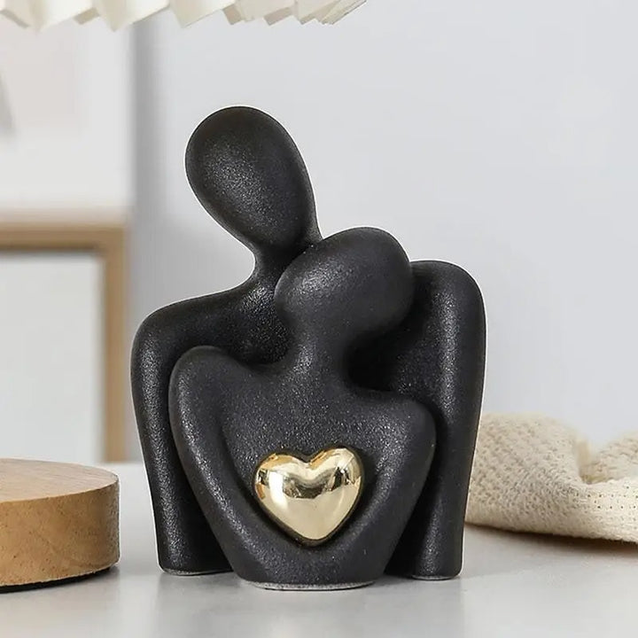 Romantic Ceramic Love Embrace Figurines Love Heart Couple Hug Figurine Modern Sculpture Aesthetic Couple Figurines Art Craft