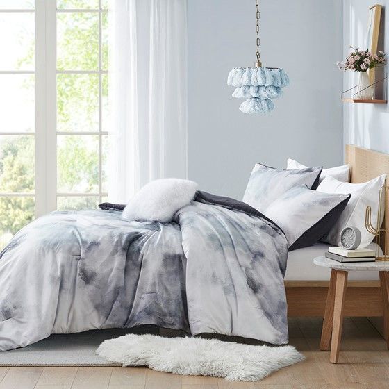 Cassiopeia Watercolor Tie Dye Comforter Set
