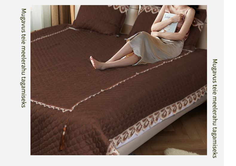 European Lace Bedding Ensemble