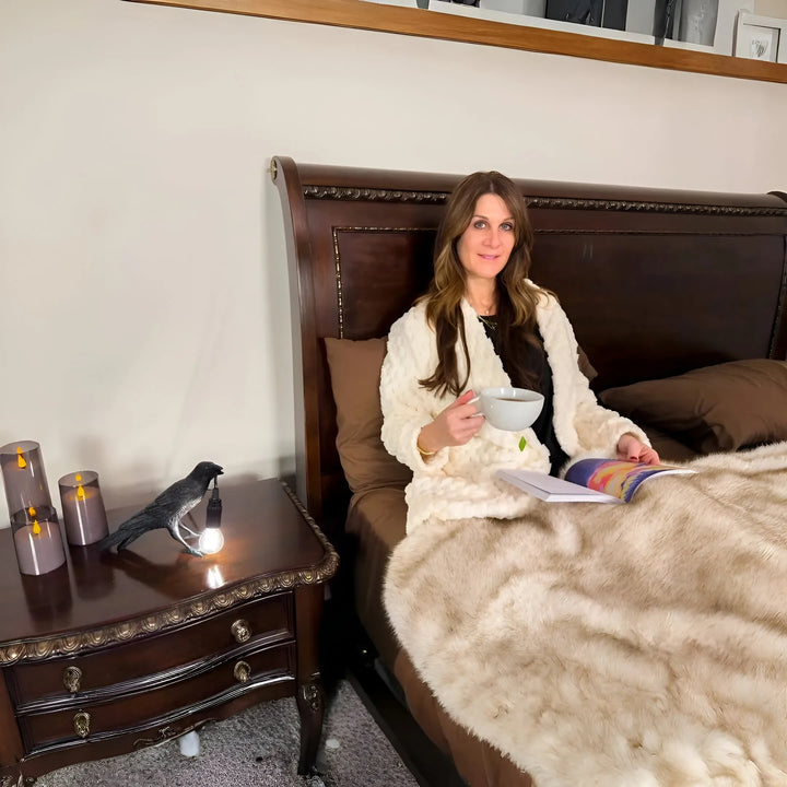 Gothic Raven Resin Bird Table Lamp – Artistic Night Light for Living Room & Office | Trufairs