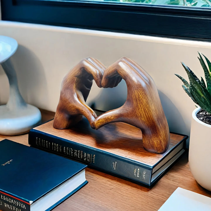 1pc Charming Wood Grain Effect Love Sculpture, Resin Craft Decor, Enhances Bookshelves and Office Spaces, Ideal for Home Styling