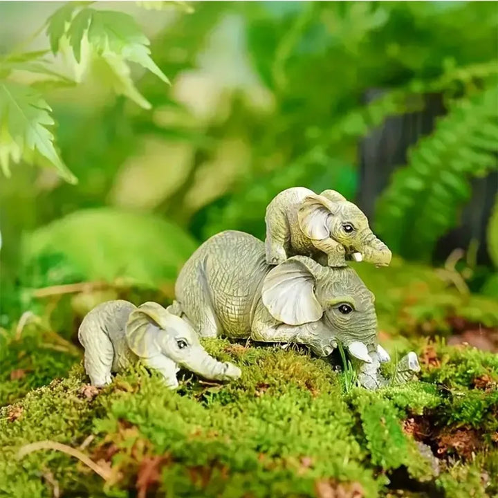 3Pcs/set Cute Elephant Figurines Elephant Holding Baby Elephant Resin Crafts Desktop Decoration Ornaments Crafts Figurines