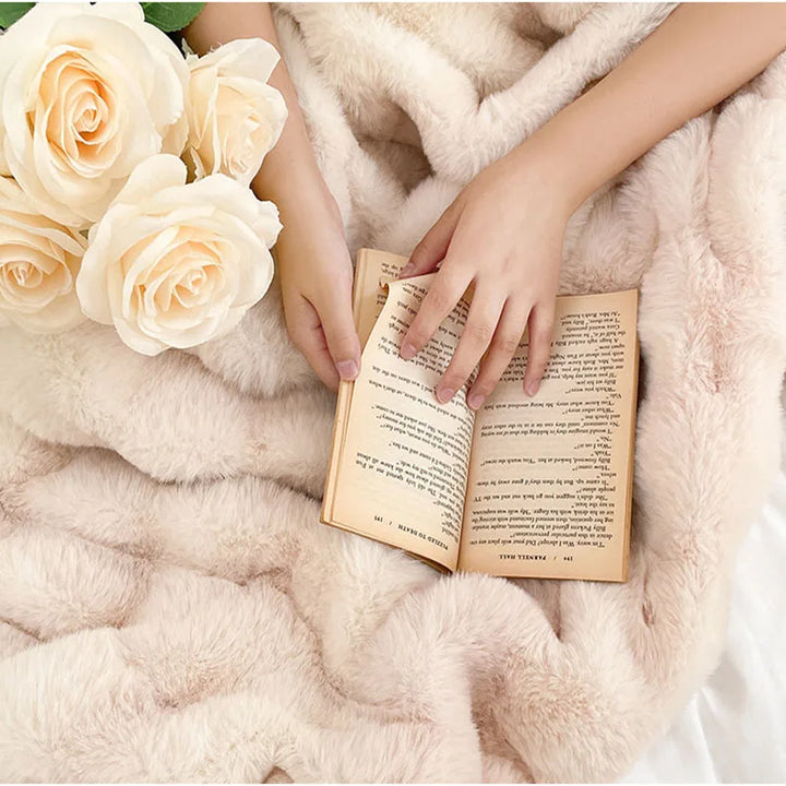 Luxury Thickened Rabbit Fur Plush Blanket High End Ultra Soft Cozy Office Nap Blanket Autumn Winter Sofa Cover for Living Room