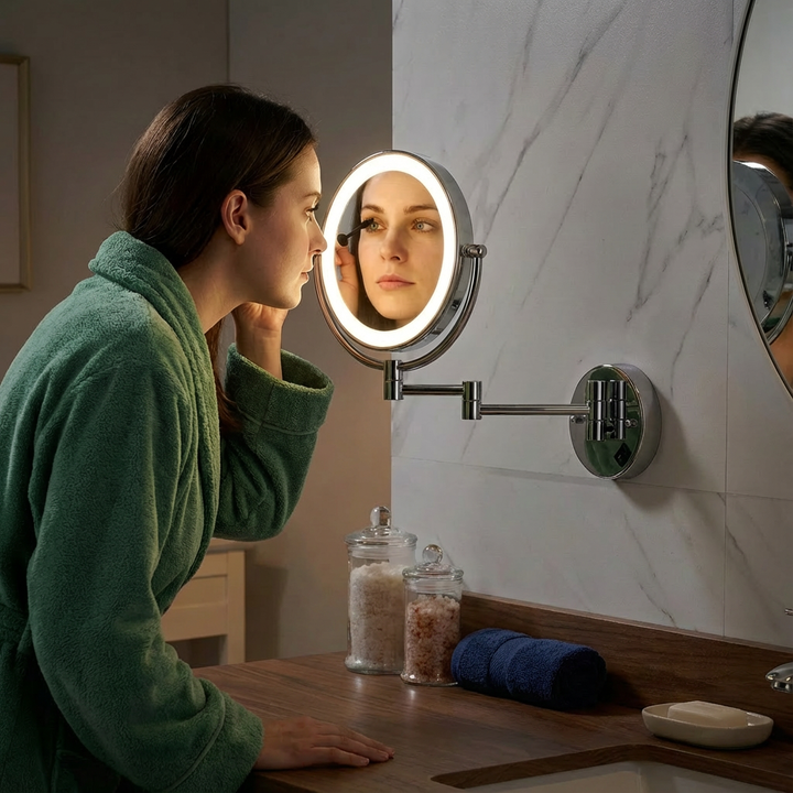 Two-Sided Magnifying Makeup