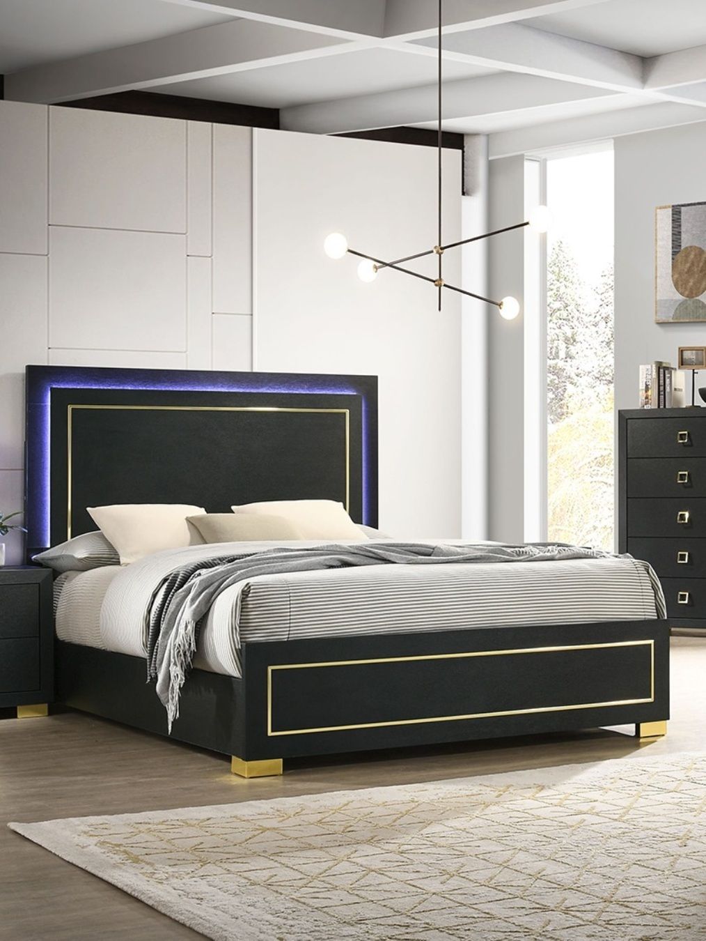 Contemporary Style 3pc Bedroom Set Queen Size Bed And 2x Nightstands Black Wood Gold Accent Legs